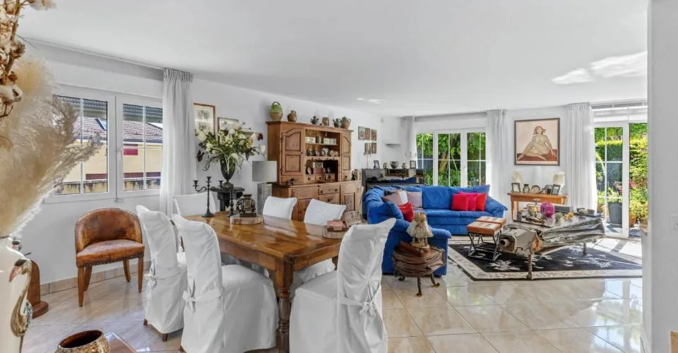 Villa contigüe à Vich, votre havre de paix
