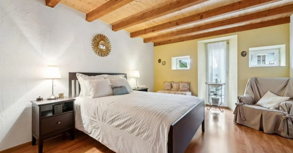 Spacieux appartement 4.5 pièces avec loggia à Champagne – Foto 8 von 13