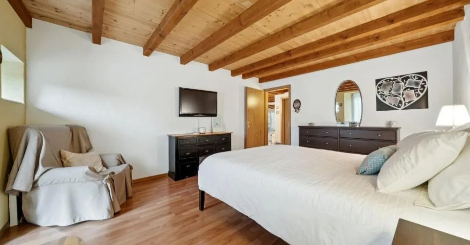 Spacieux appartement 4.5 pièces avec loggia à Champagne – Foto 9 von 13