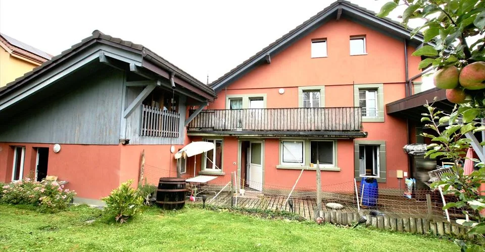 Immeuble de rendement, rénové en 2016 de 6 appartements + 1 commerce à Mézières VD