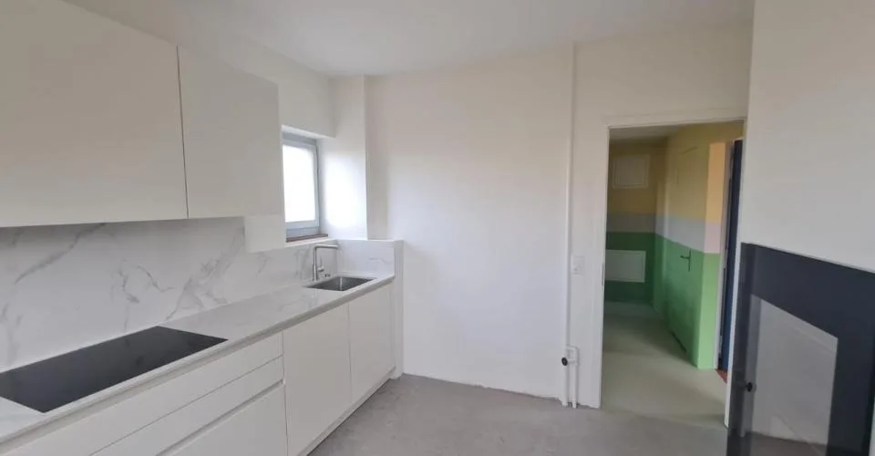 Villa de 2 logements entiérement rénovée, revenu locatif pour logement du rez