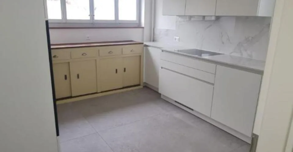 Villa de 2 logements entiérement rénovée, revenu locatif pour logement du rez