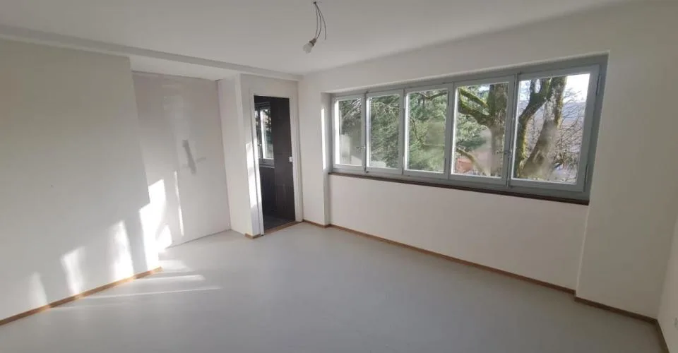 Villa de 2 logements entiérement rénovée, revenu locatif pour logement du rez