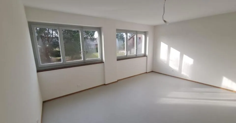 Villa de 2 logements entiérement rénovée, revenu locatif pour logement du rez