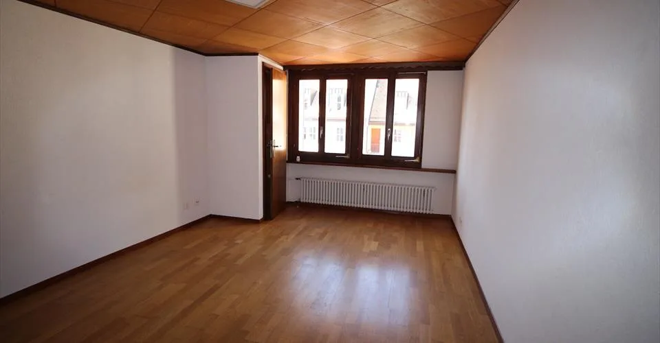 Au coeur du bourg historique, 3 appartements et 1 garage-box
