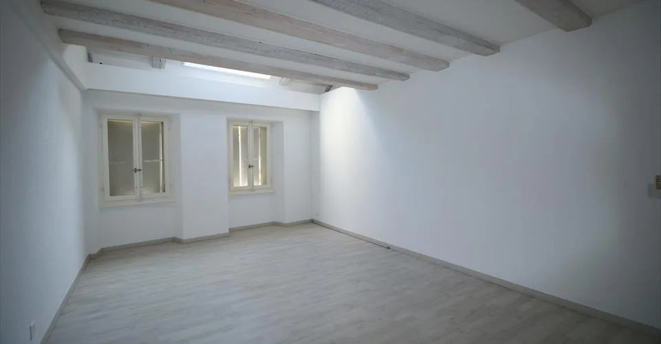 Au coeur du bourg historique, 3 appartements et 1 garage-box
