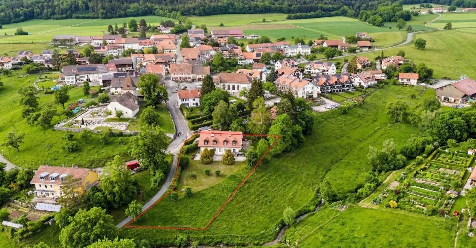 Immeuble de rendement avec cachet à Marchissy