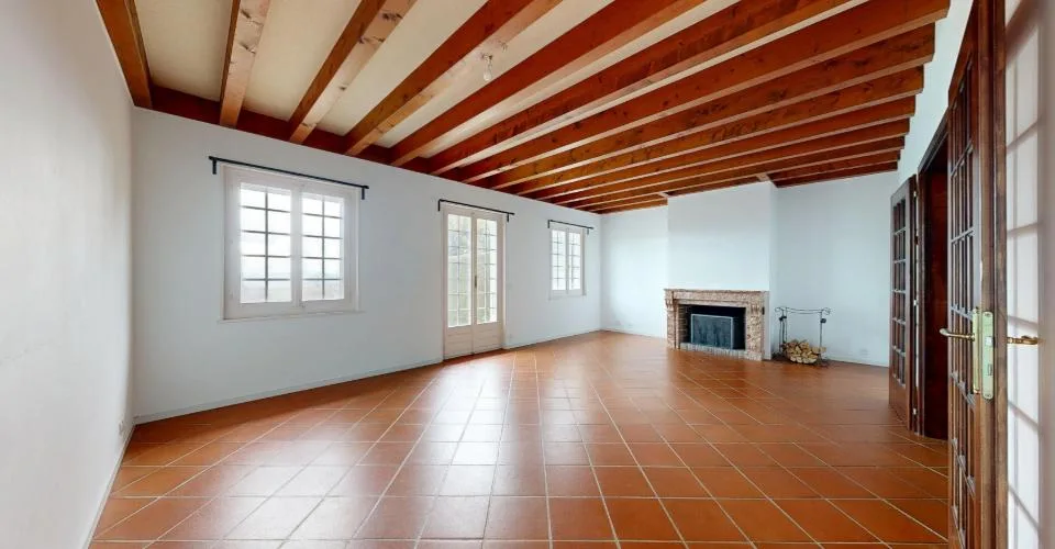 Immeuble de rendement avec cachet à Marchissy