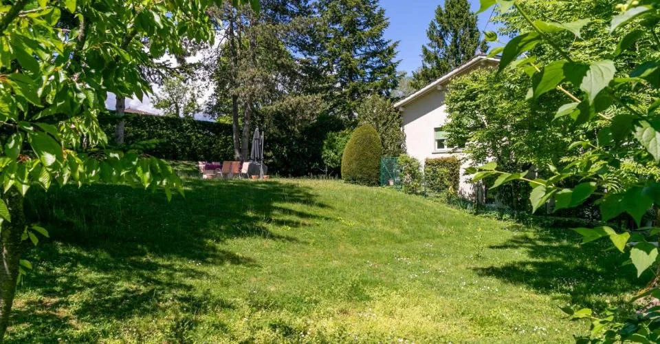 Exclusivité: Villa individuelle au calme avec une belle parcelle de 1621m2