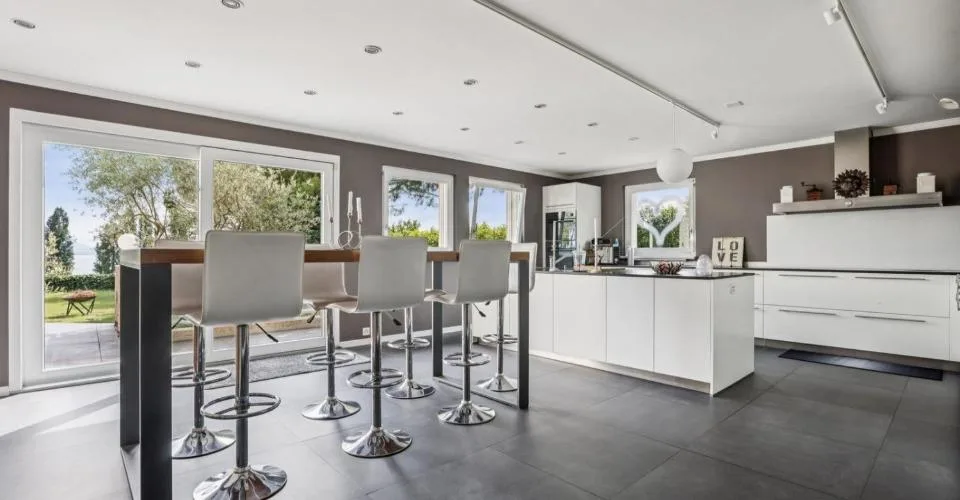 Propriété moderne d'exception en première ligne du lac – Foto 6 von 12