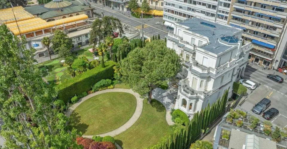 Propriété exclusive "Pieds dans l'eau" au coeur de Montreux