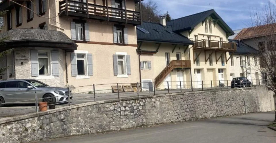 Maison de 6 logements à Leysin