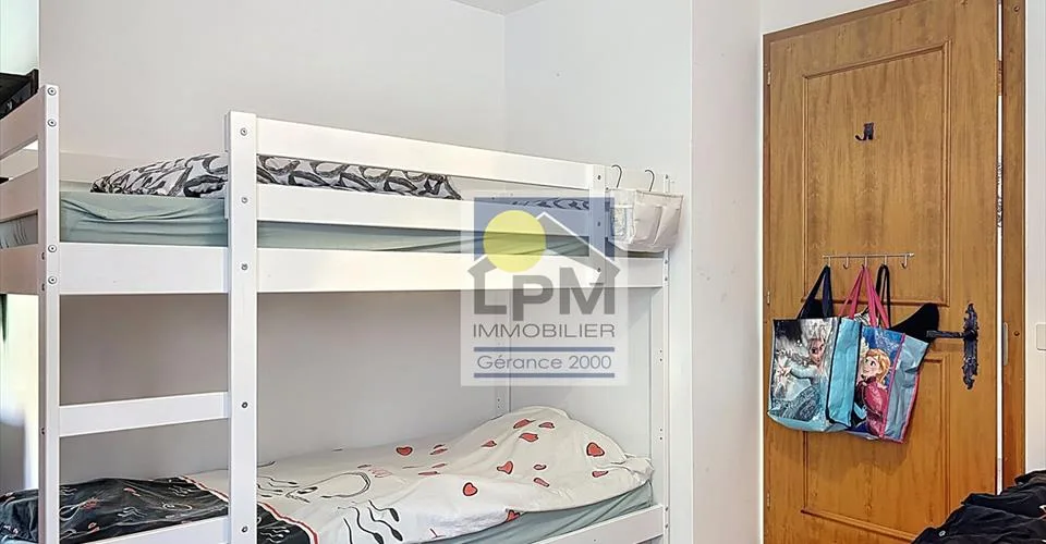 Spacieux 2.5p (59,3m2) dans un bâtiment de luxe (sauna, piscine..)