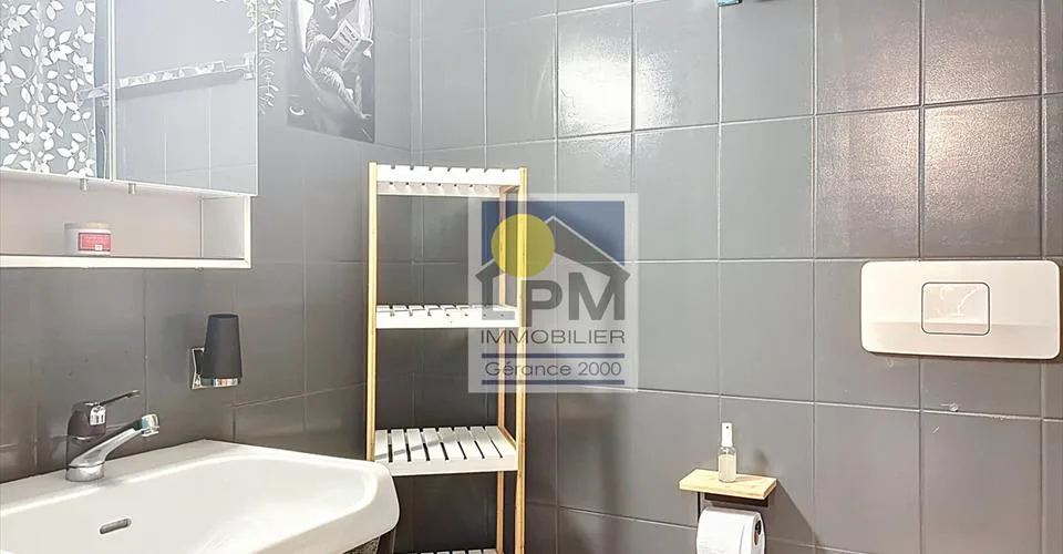 Spacieux 2.5p (59,3m2) dans un bâtiment de luxe (sauna, piscine..)