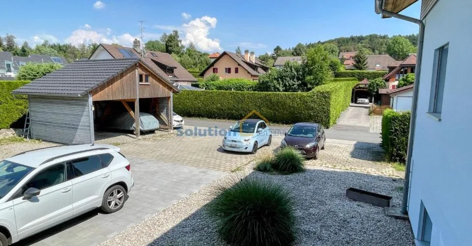 Charmant immeuble de 3 appartements avec superbe jardin
