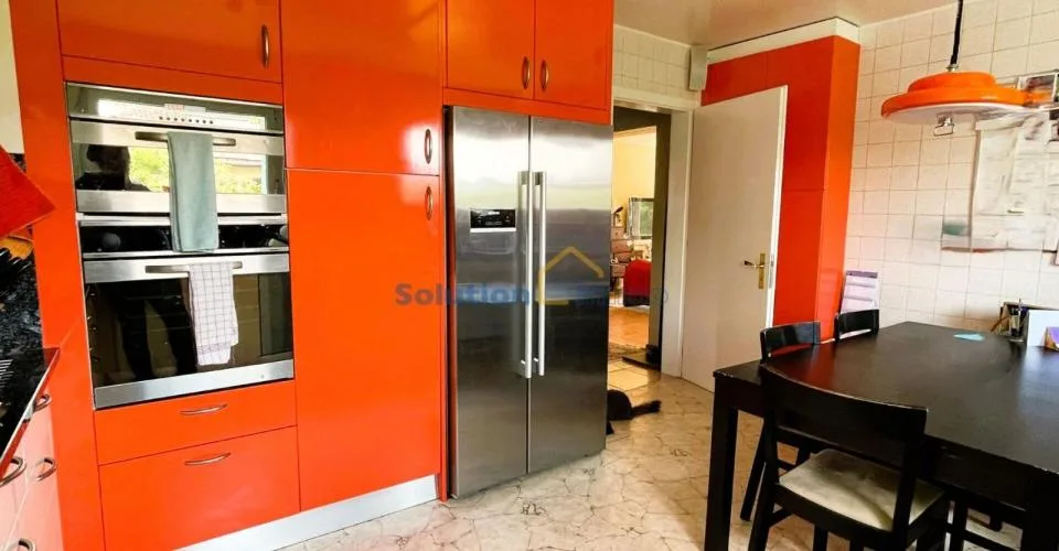 Charmant immeuble de 3 appartements avec superbe jardin
