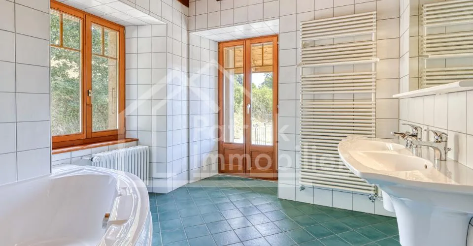 Résidence d'exception en triplex avec vue panoramique sur le lac – Foto 4 von 13