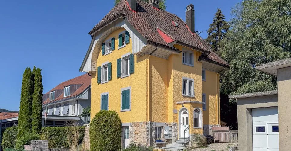 Maison locative de 4 logements et 1 garage au centre de Ste-Croix
