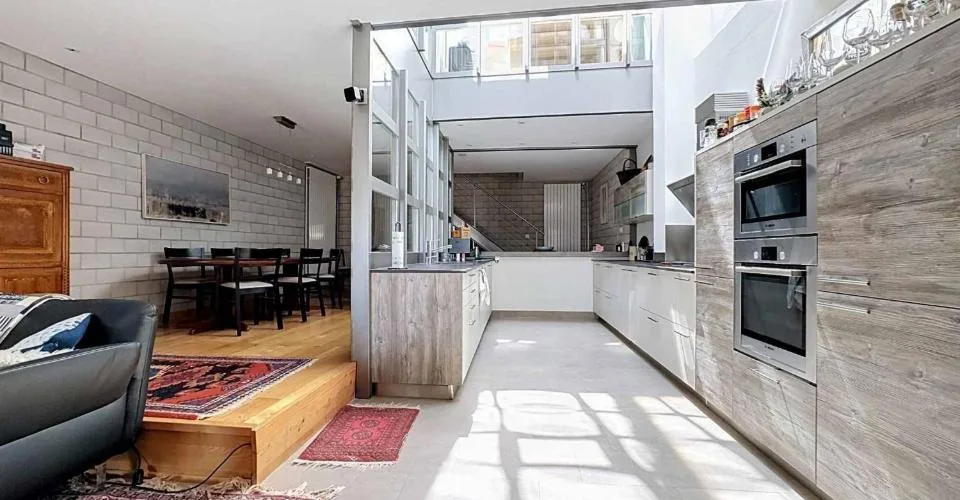 Maison mitoyenne de 7.5 pièces avec jardin et jardin d'hiver