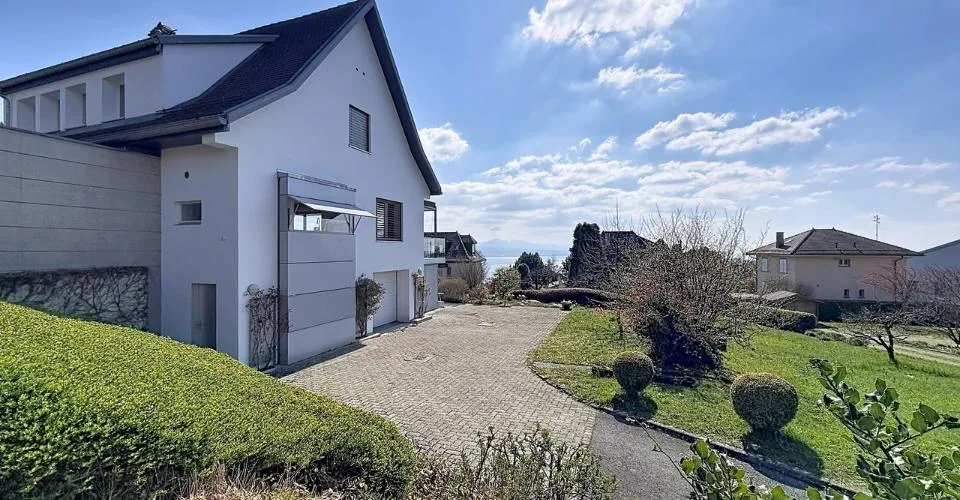 Villa individuelle de 7.5 pièces avec vue lac