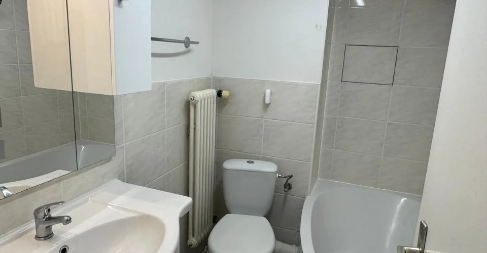 Immeuble atypique à Orbe – Foto 3 von 7