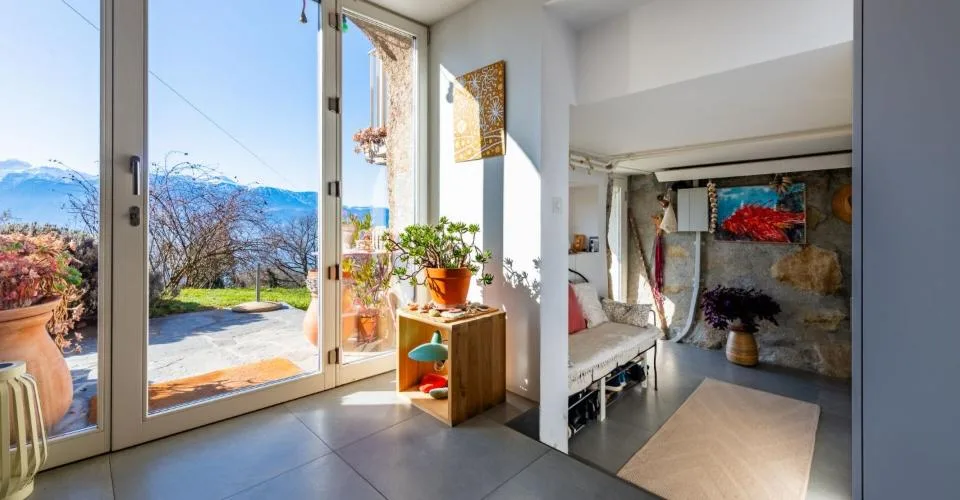 Maison de caractère rénovée avec vue panoramique sur le lac et les Alpes