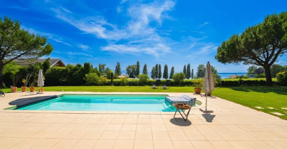 Somptueuse maison avec vue lac et piscine