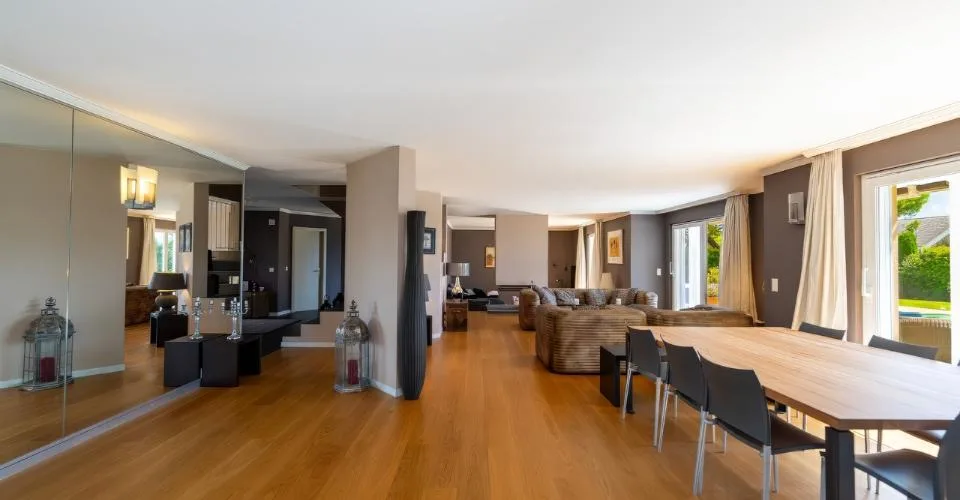 Somptueuse maison avec vue lac et piscine