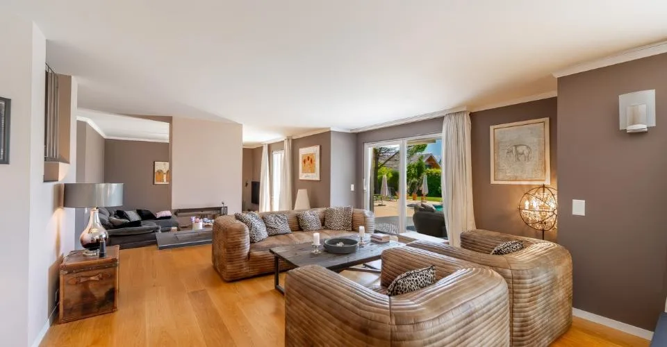 Somptueuse maison avec vue lac et piscine