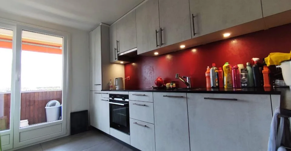 Grand appartement de 4 pièces et garage à vendre à Aigle