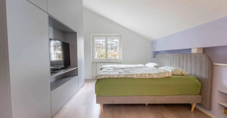Superbe villa individuelle de 5½ pièces avec vue dégagée, terrasse couverte, piscine hors sol et grand jardin verdoyant