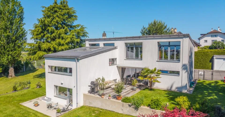 EN EXCLUSIVITÉ: Élégante propriété avec cachet aux portes de Lausanne