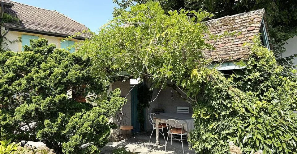 Maison de village pleine de charme avec cachet unique