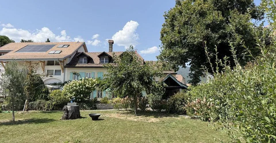 Maison de village pleine de charme avec cachet unique