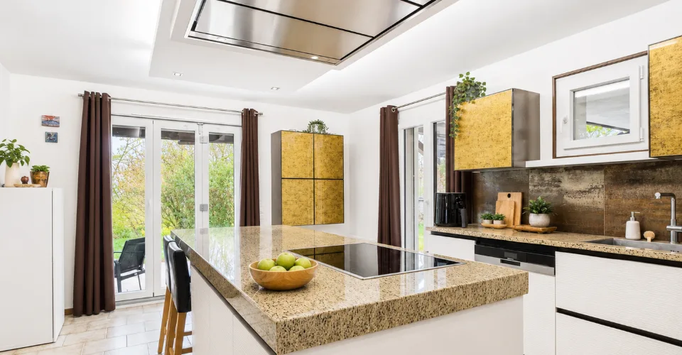 Grande maison individuelle avec appartement indépendant, jardin et vue dégagée