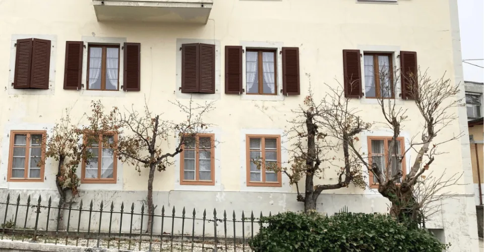 Sainte-Croix — 2 lots indépendants | Vente individuelle ou groupée — env. 295 m²
