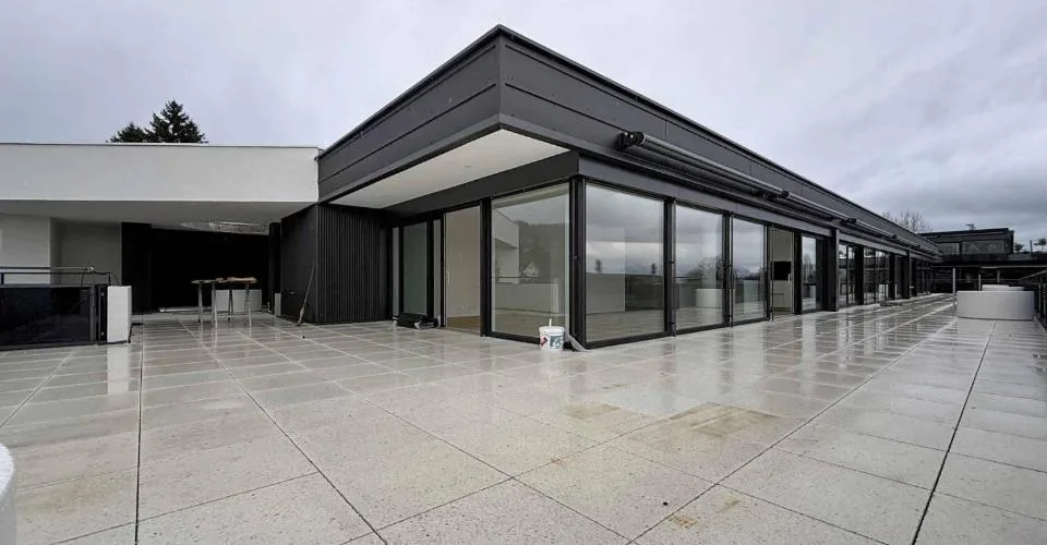 Attique neuf de 4.5 pièces avec rooftop terrasse