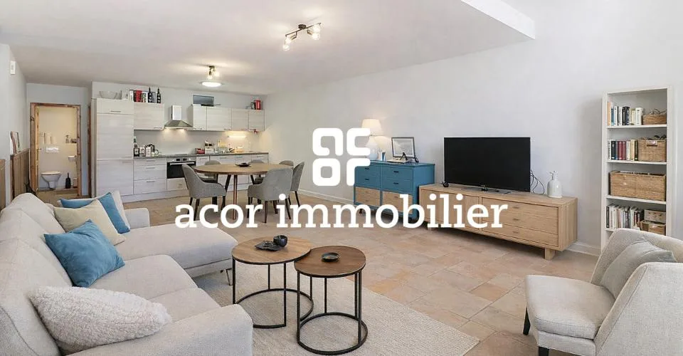 Immeuble de caractère avec jardin, piscine et revenu locatif