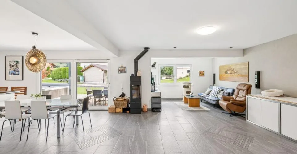 Maison individuelle Minergie AAA lumineuse avec vue dégagée