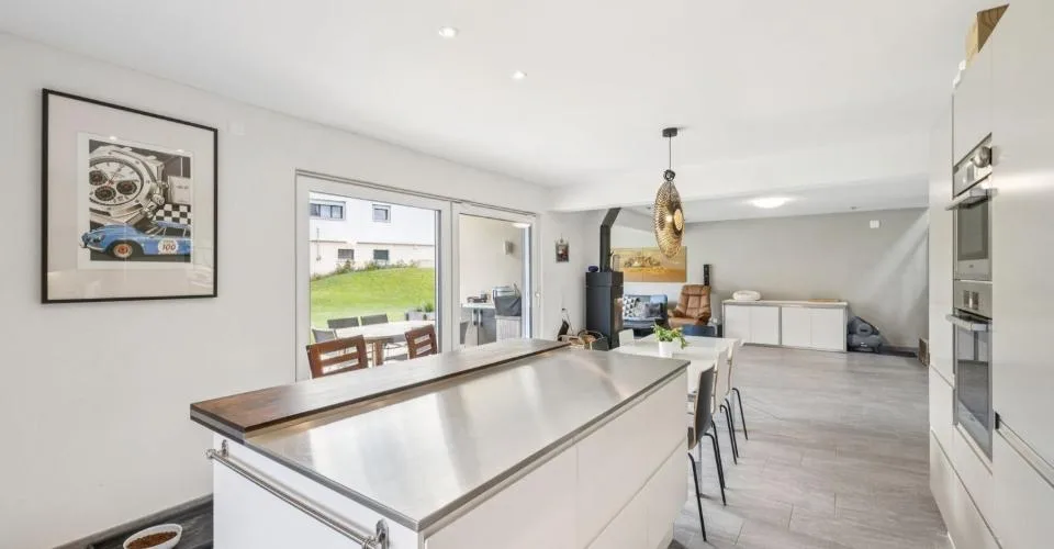 Maison individuelle Minergie AAA lumineuse avec vue dégagée