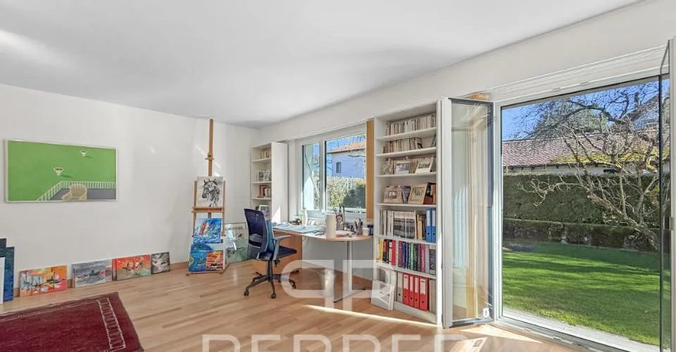 Écrin de verdure aux portes de Lausanne Spacieuse maison individuelle rénovée