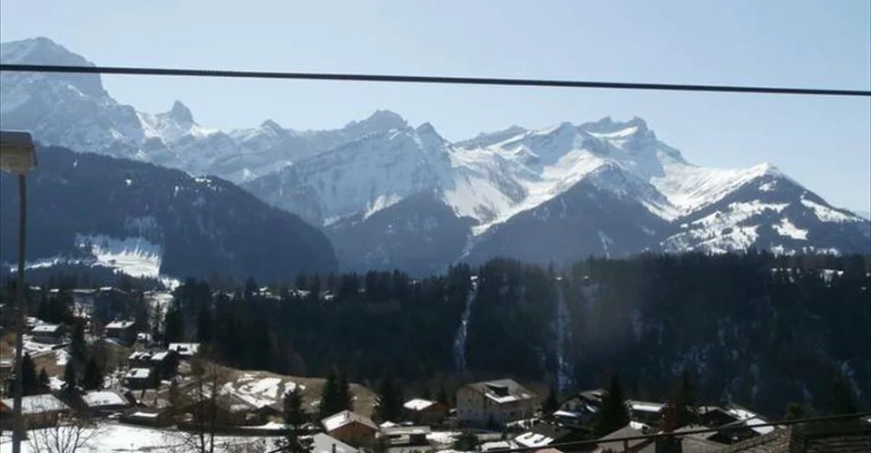 Du propriétaire : Ancien Chalet locatif à transformer à Arveyes - Villars-sur-Ollon pouvant atteindre 6 appartements