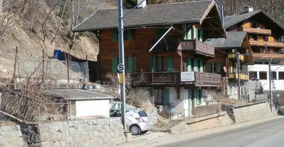 Du propriétaire : Ancien Chalet locatif à transformer à Arveyes - Villars-sur-Ollon pouvant atteindre 6 appartements