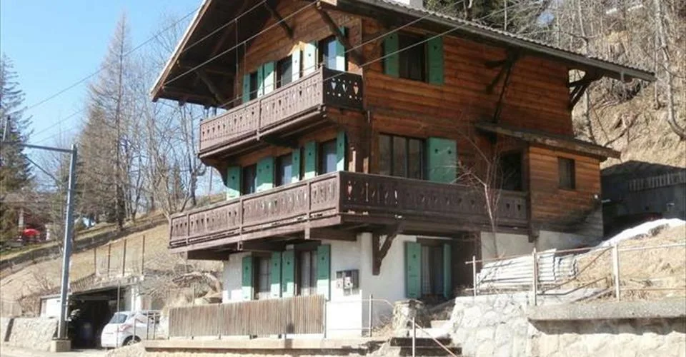 Du propriétaire : Ancien Chalet locatif à transformer à Arveyes - Villars-sur-Ollon pouvant atteindre 6 appartements