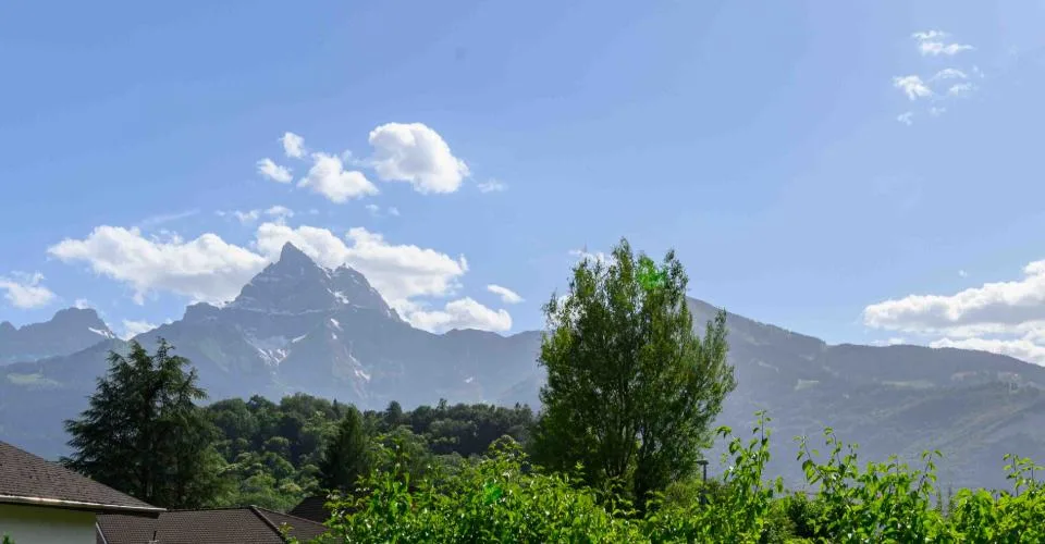 Villa familiale contemporaine au calme