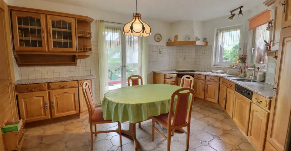 Très grande maison familiale en viager occupé sans rente