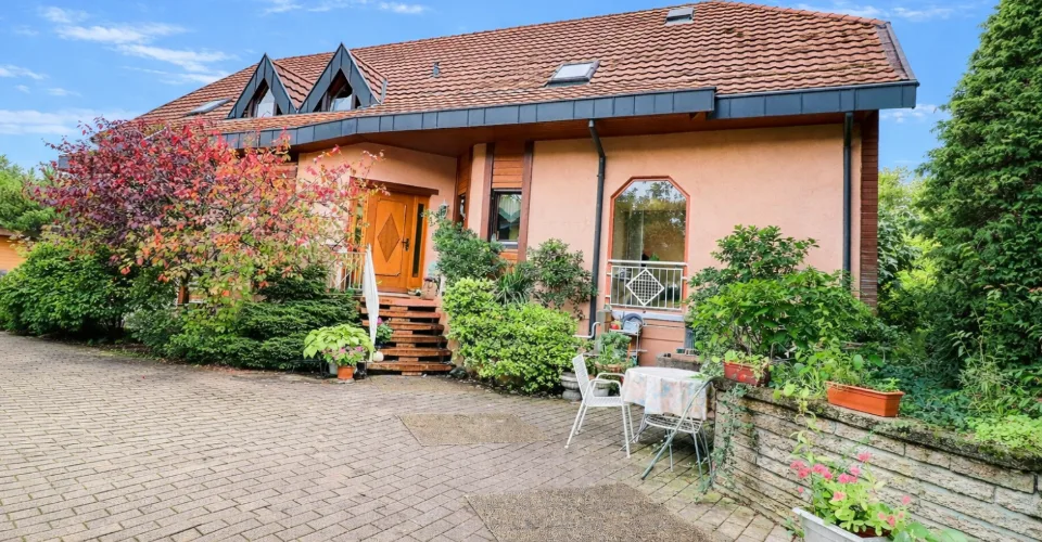 Très grande maison familiale en viager occupé sans rente