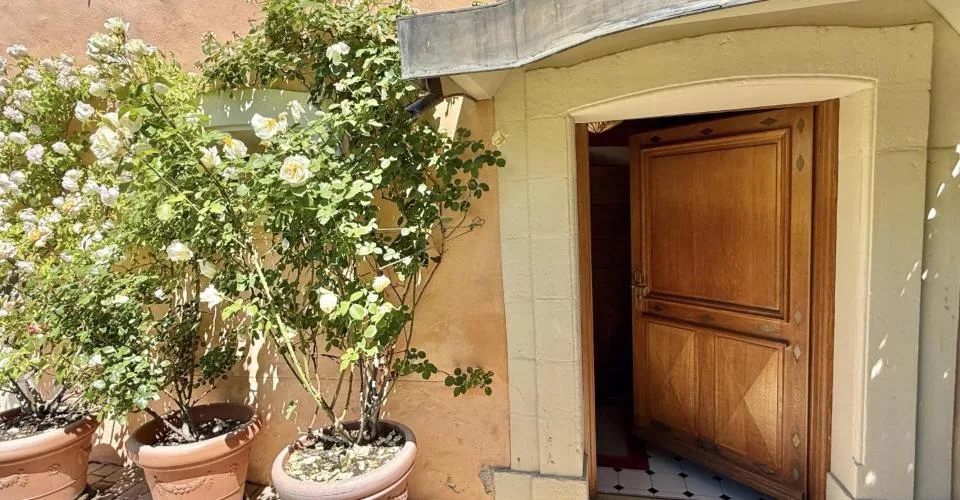 Maison de maître, charme et confort au coeur du village