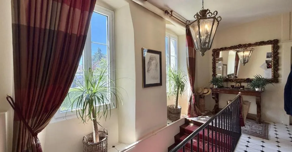 Maison de maître, charme et confort au coeur du village