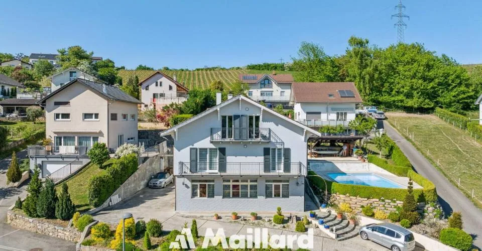 Propriété avec 2 appartements indépendants et atelier